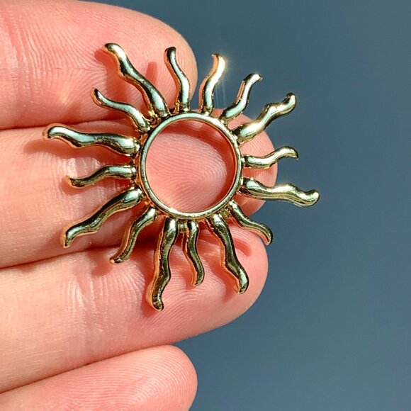 NEW ~ Anthropologie Gold Sun Stud Earrings - Picture 3 of 9